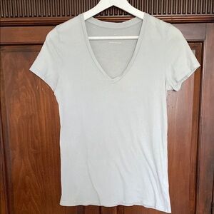 Everlane pale grey 100% cotton t shirt FREE in Bundle Size Small